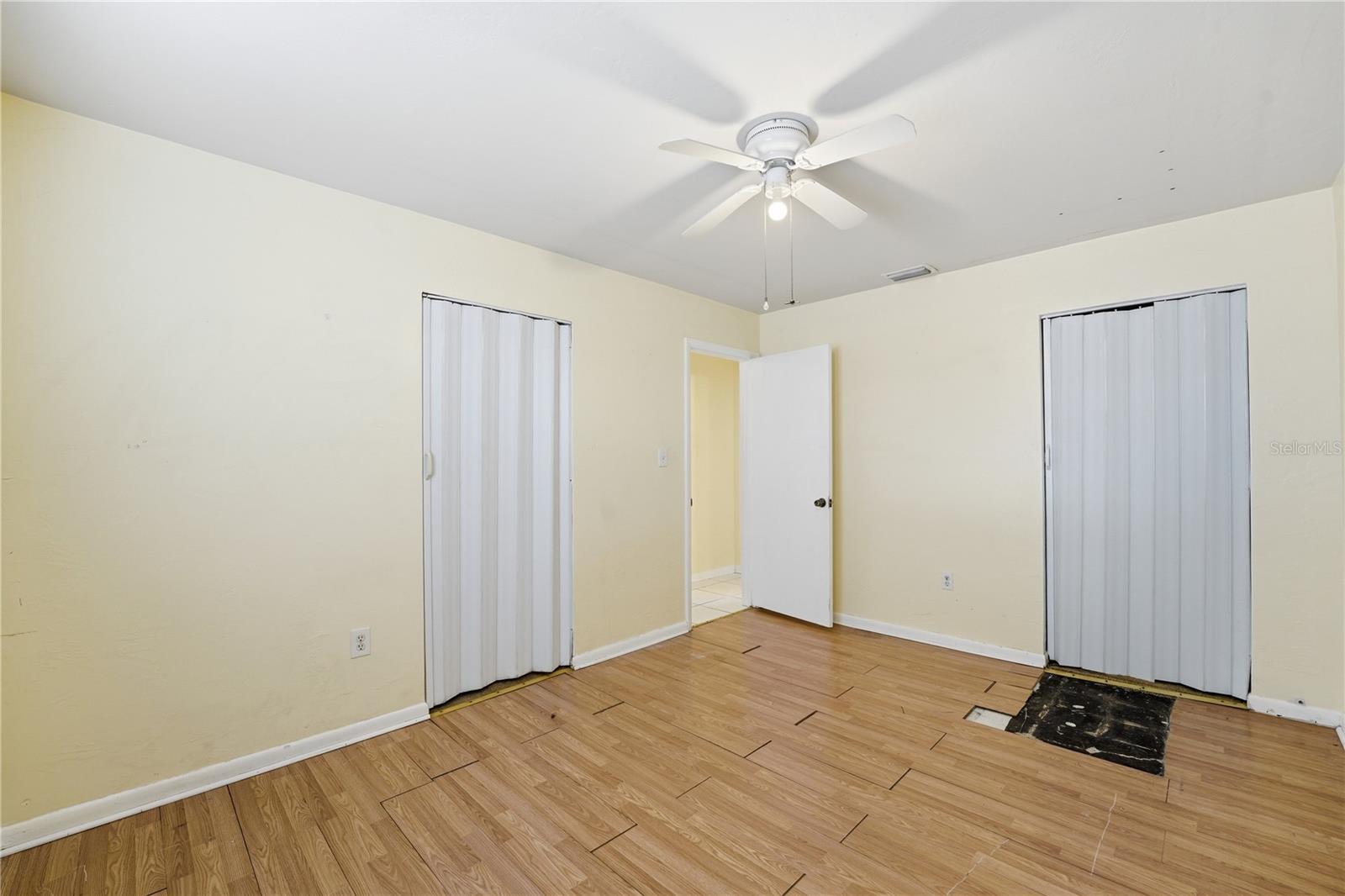 21123 Glendale Ave Property Photo 15