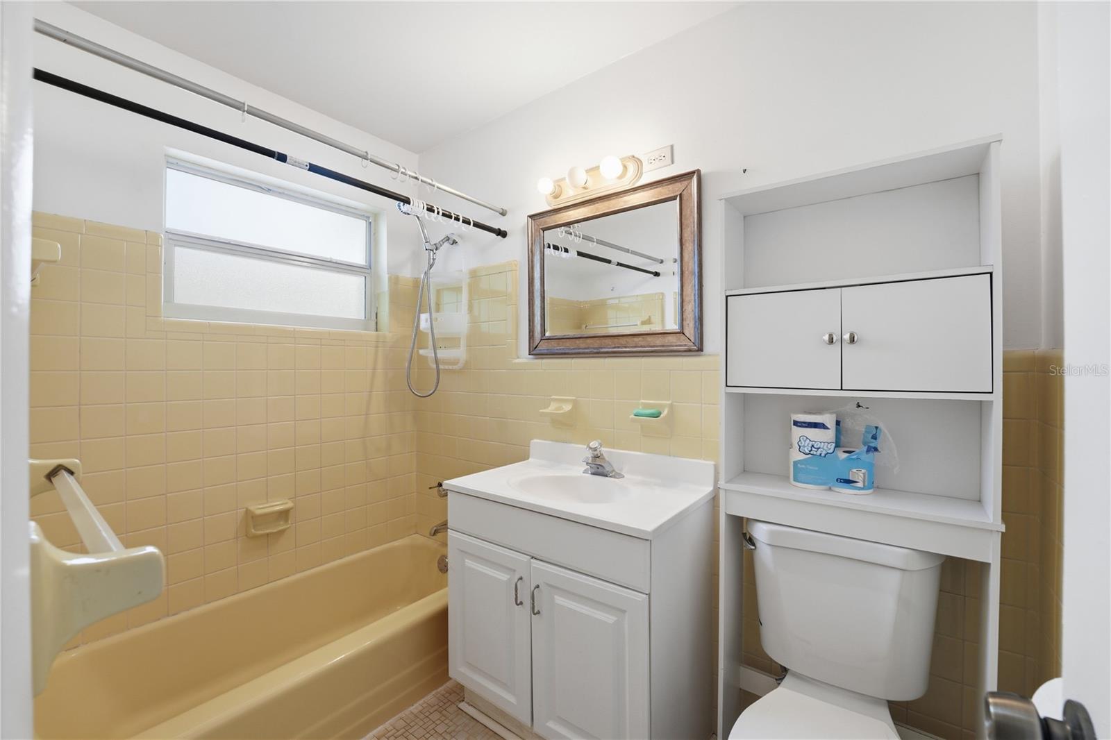21123 Glendale Ave Property Photo 16