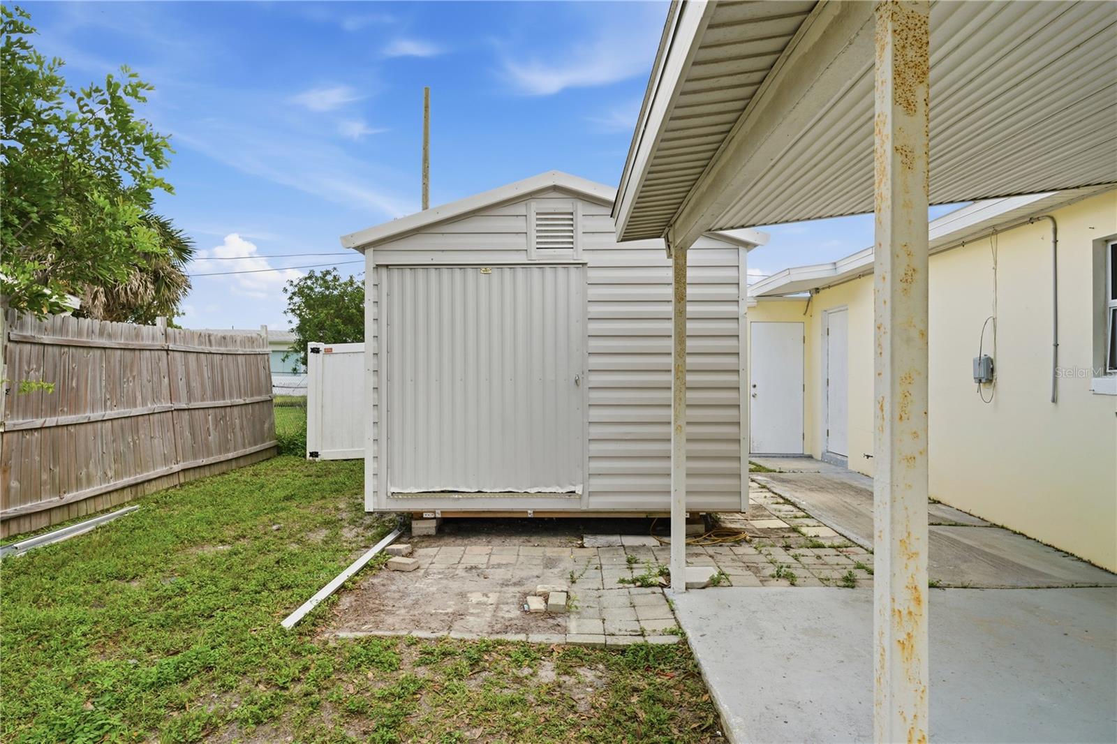 21123 Glendale Ave Property Photo 24