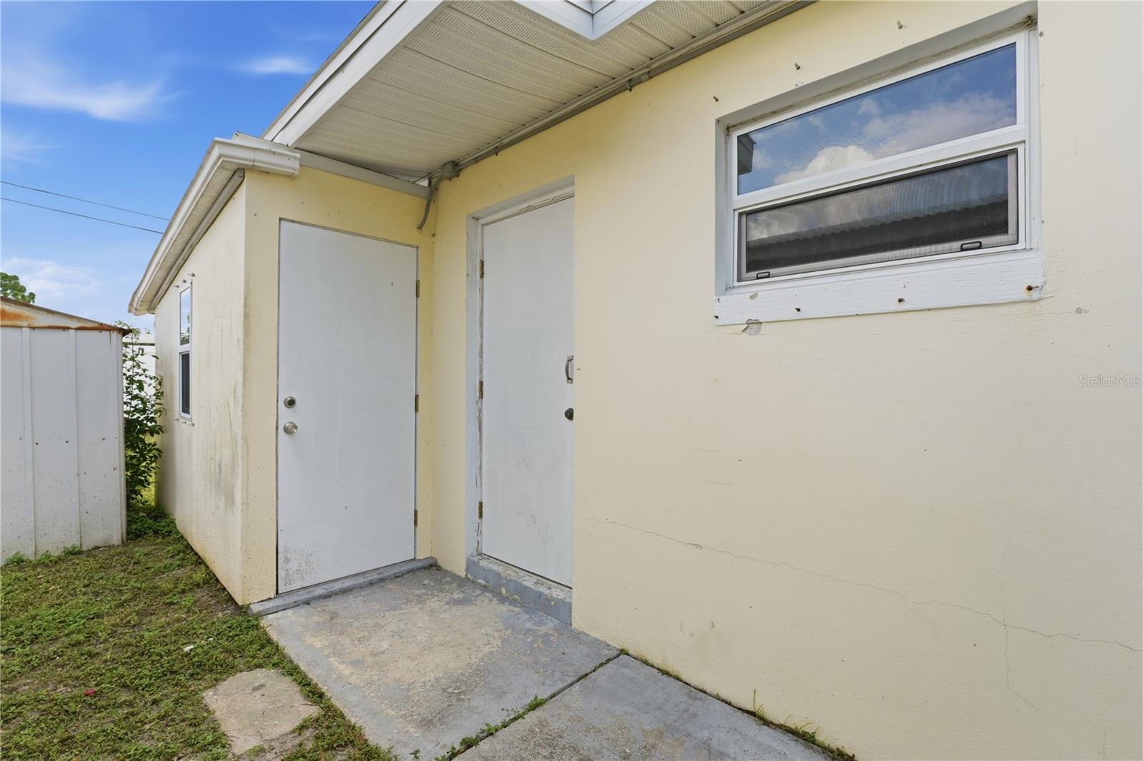 21123 Glendale Ave Property Photo 25