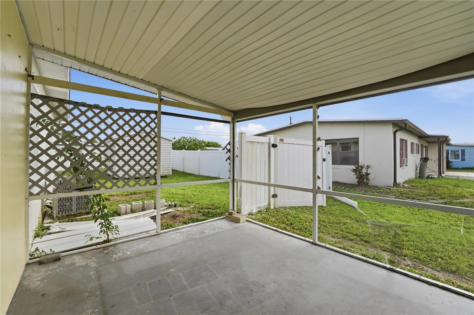 21123 Glendale Ave Property Photo 33