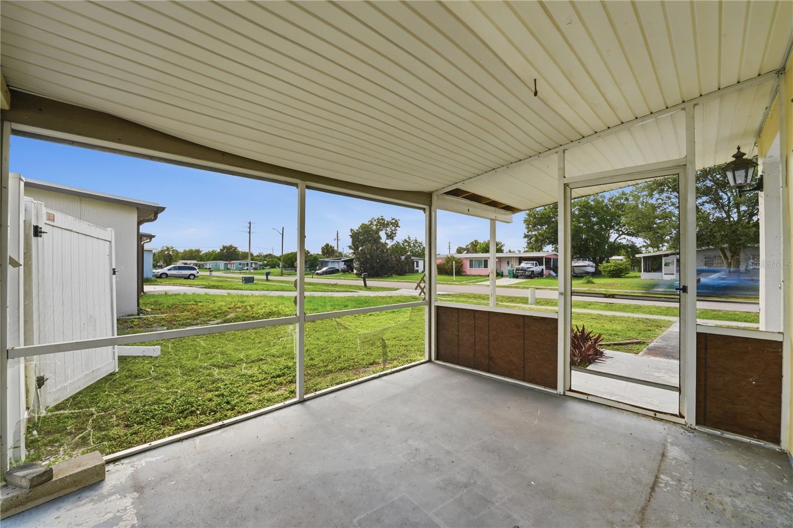 21123 Glendale Ave Property Photo 34