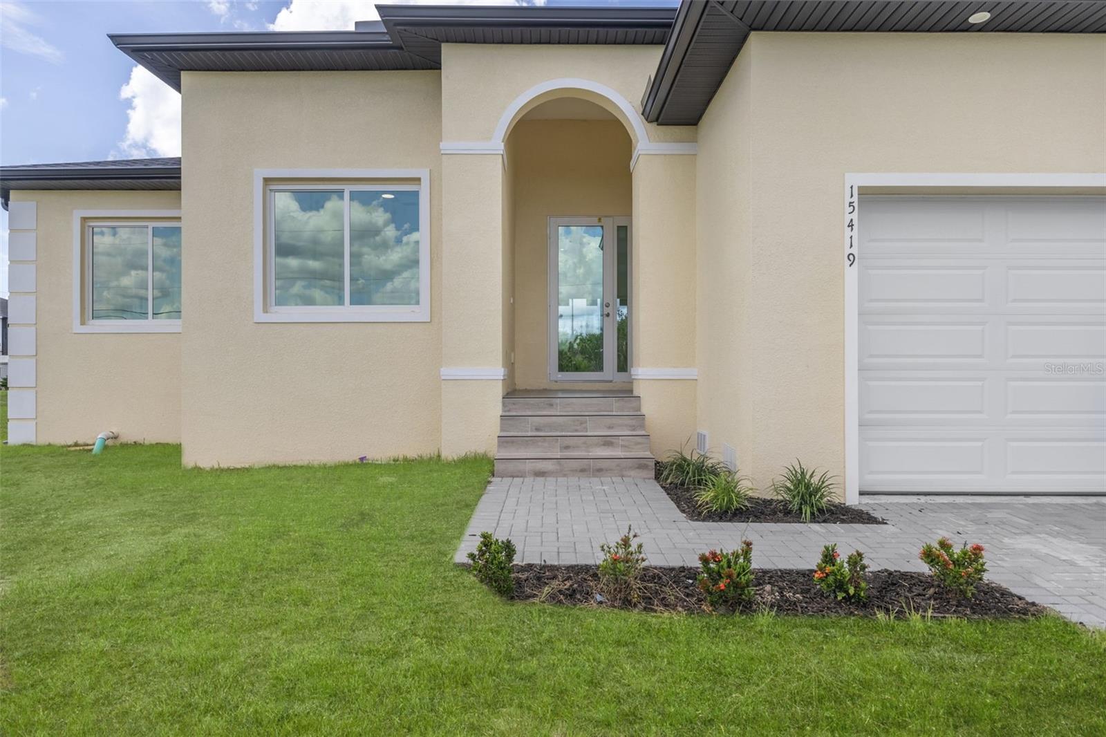 15419 Seafoam Cir Property Photo 4