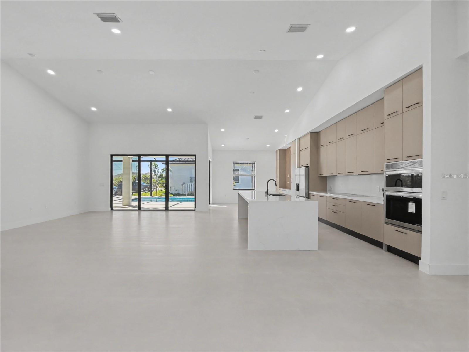 14687 Lillian Cir Property Photo 7