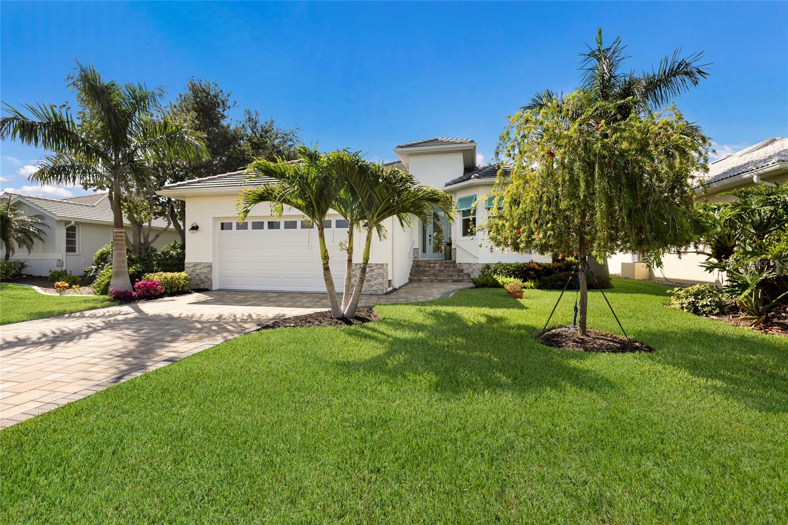 115 WESTWIND DR Property Photo 1