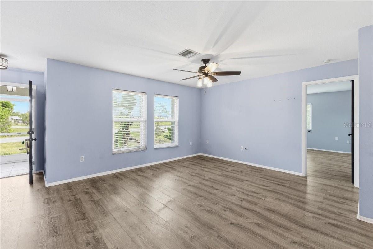 9601 Gulfstream Blvd Property Photo 8