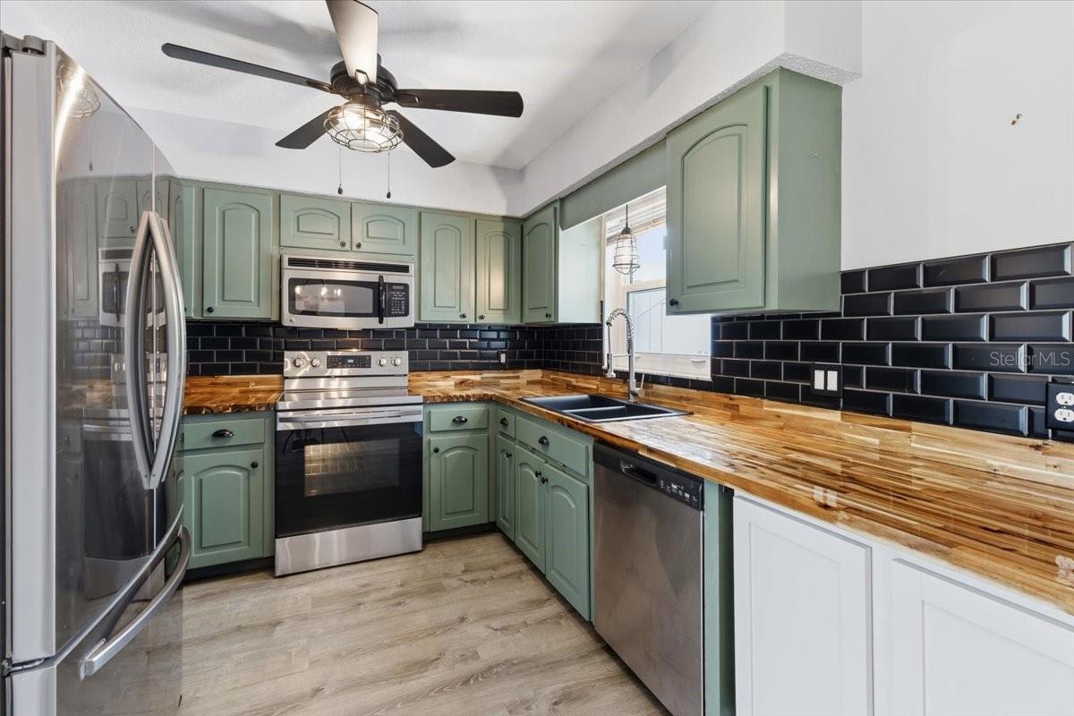 9601 Gulfstream Blvd Property Photo 10