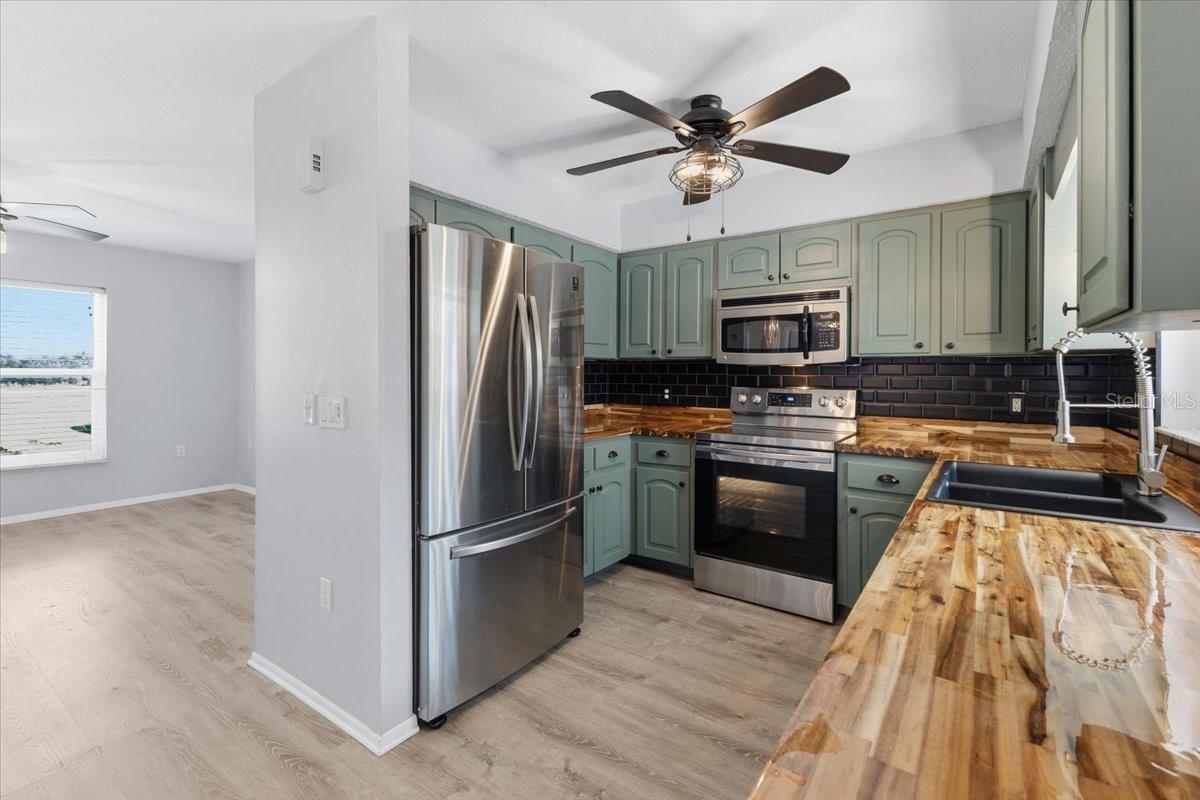 9601 Gulfstream Blvd Property Photo 12