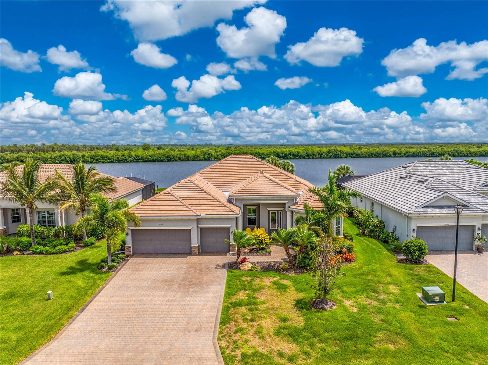 15248 Spanish Point Dr Property Photo 1