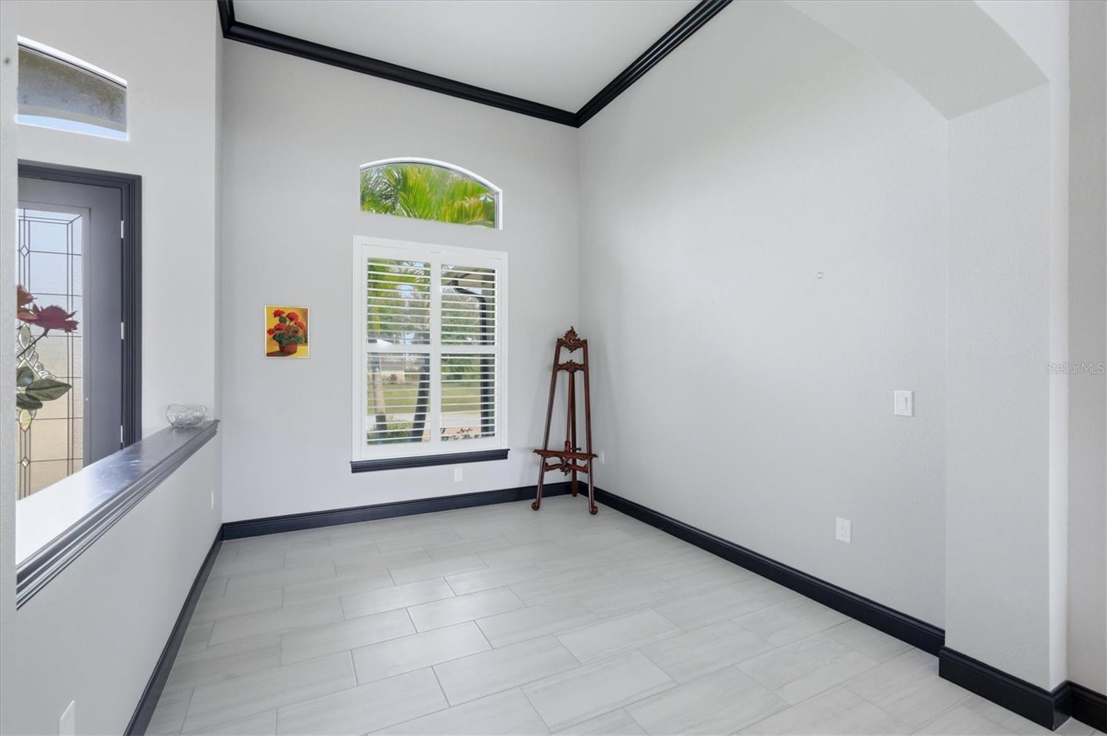 9404 Spring Cir Property Photo 5