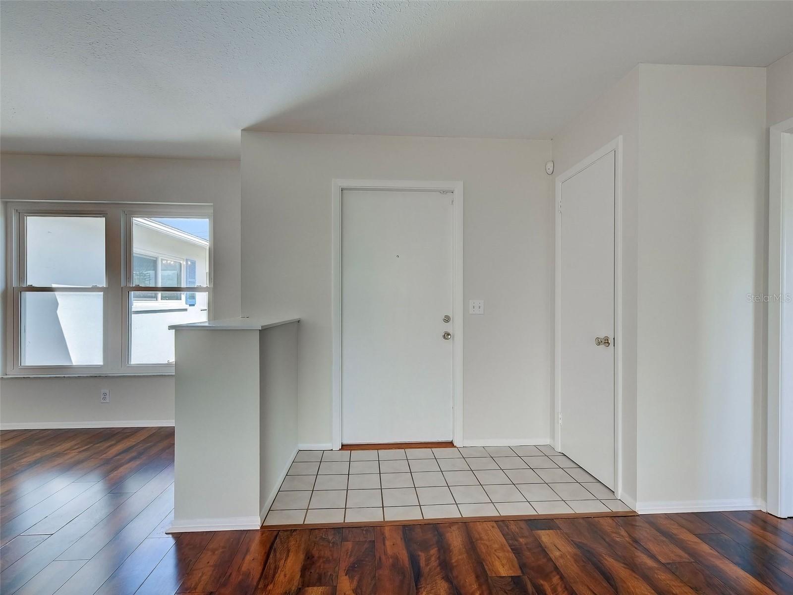 412 Pine Tree Ter Property Photo 7