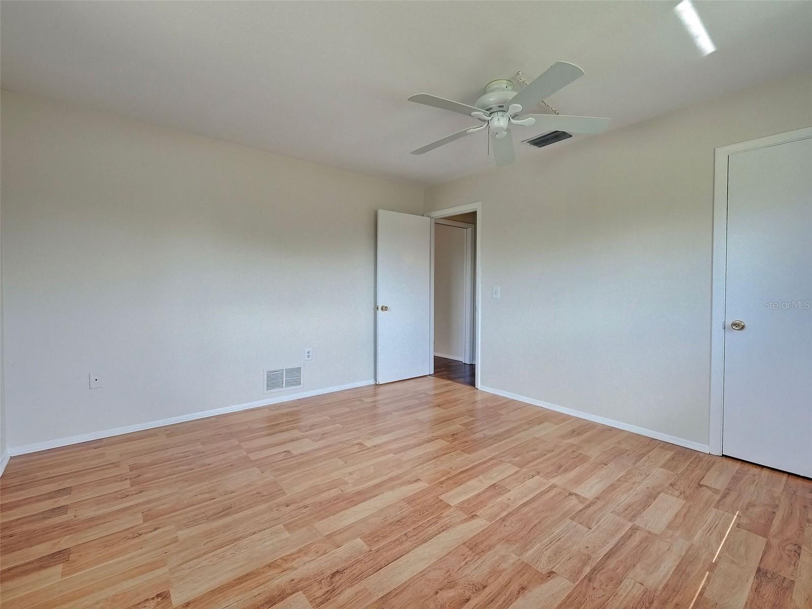 412 Pine Tree Ter Property Photo 43