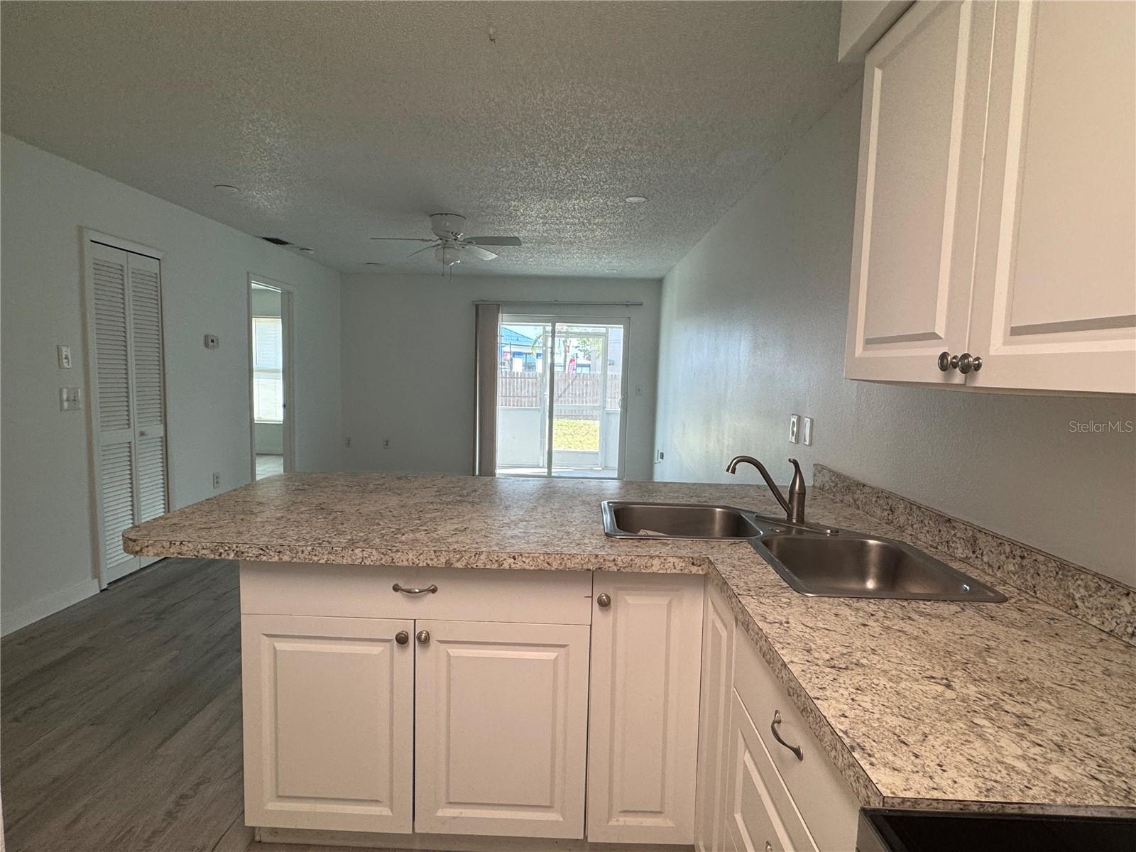 6428 Hamlet Dr #a Property Photo 6
