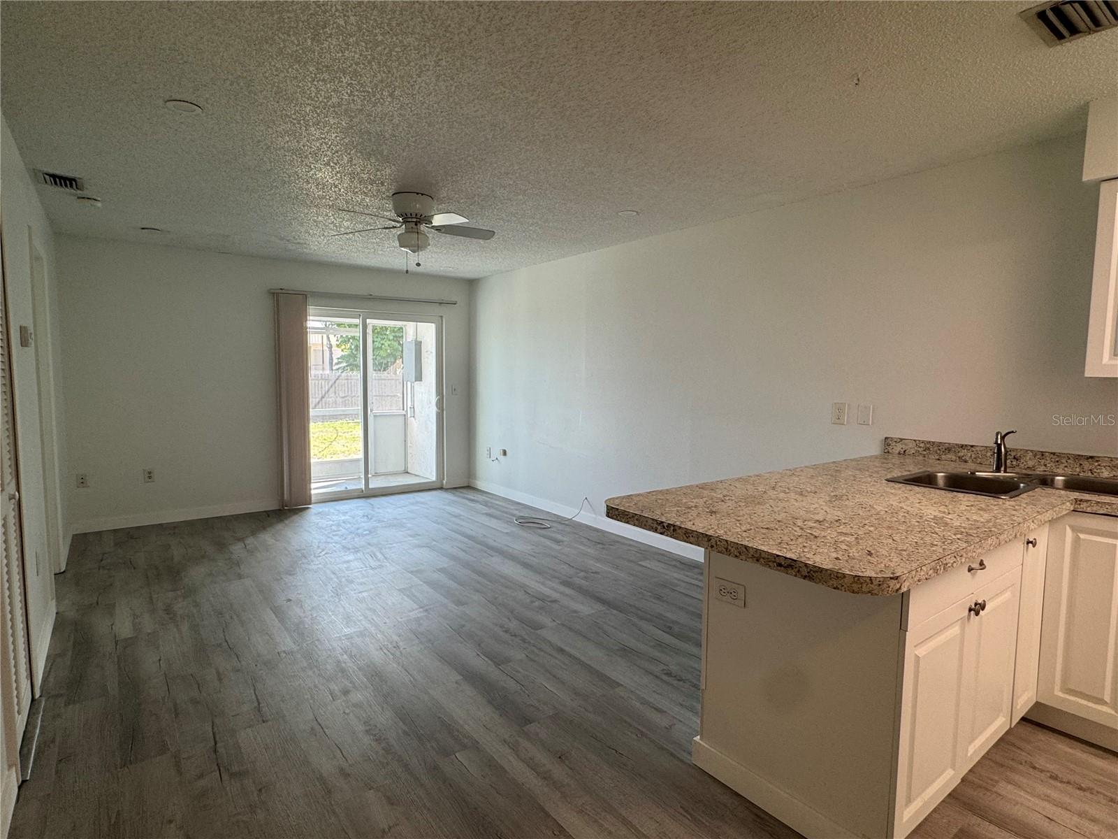 6428 Hamlet Dr #a Property Photo 7