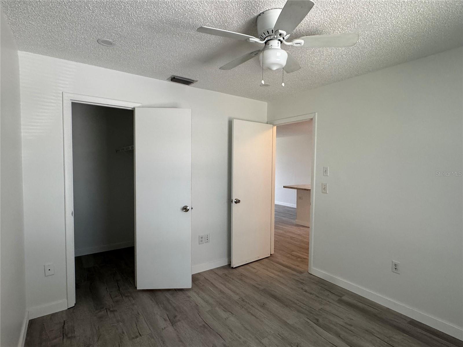 6428 Hamlet Dr #a Property Photo 9