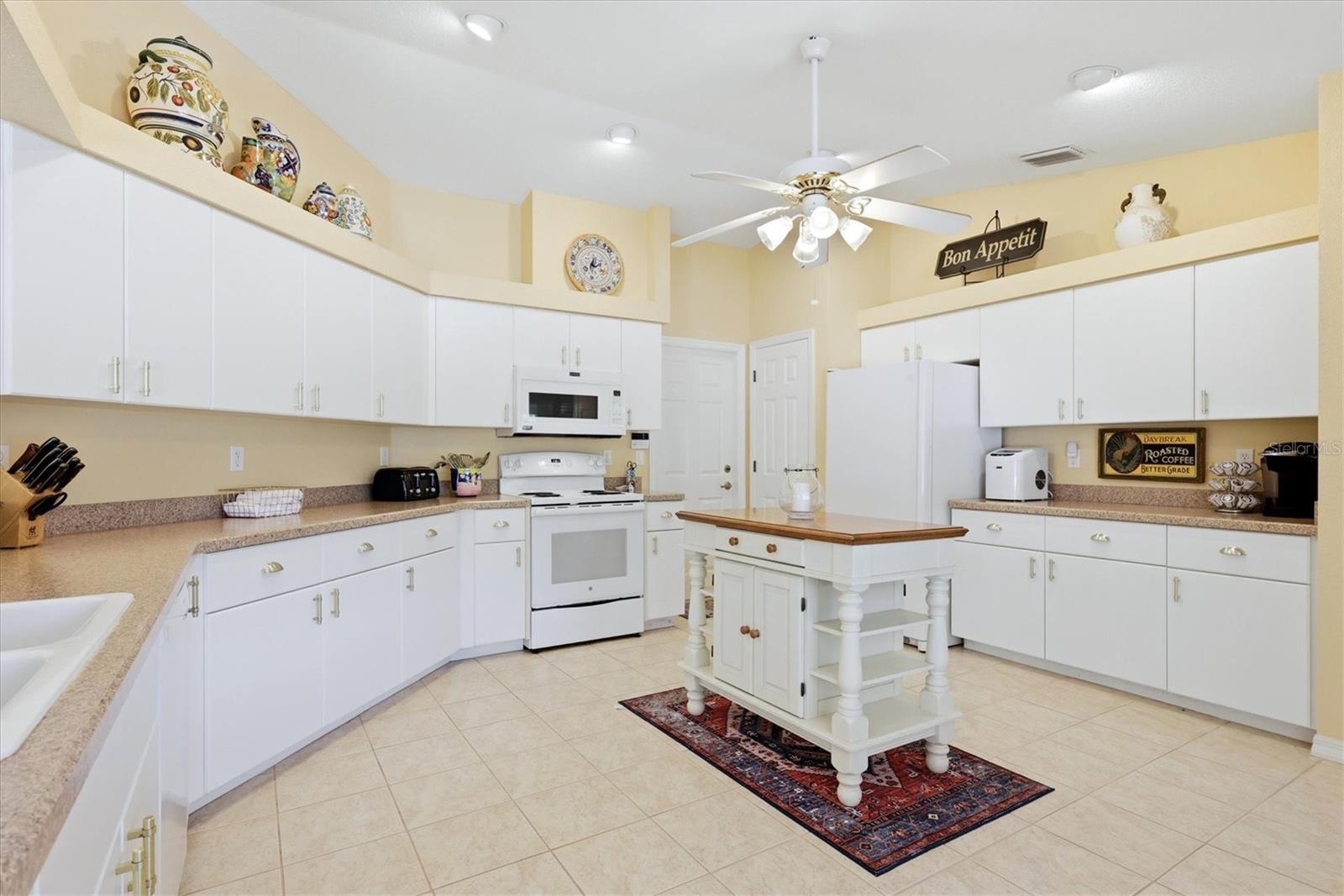 22481 Madelyn Ave Property Photo 24