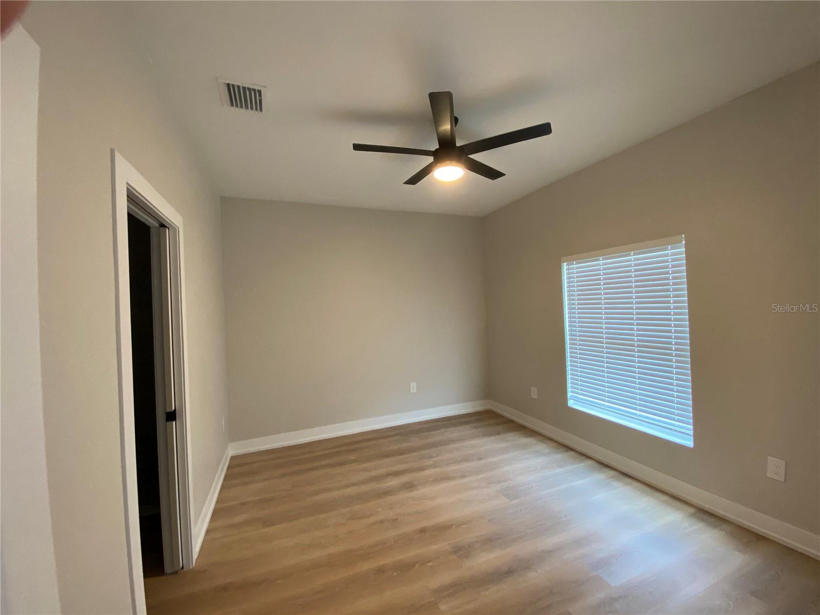 10524 Pendleton Ave Property Photo 6