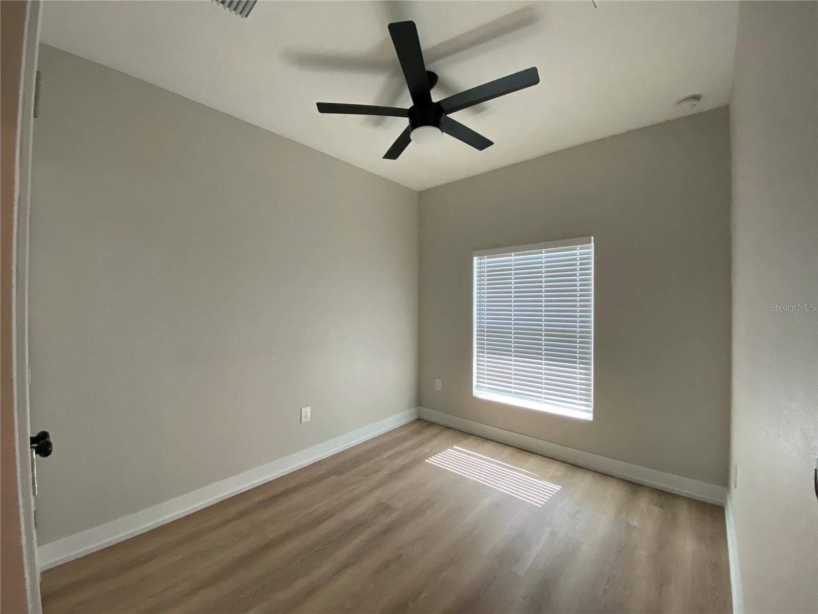 10524 Pendleton Ave Property Photo 7