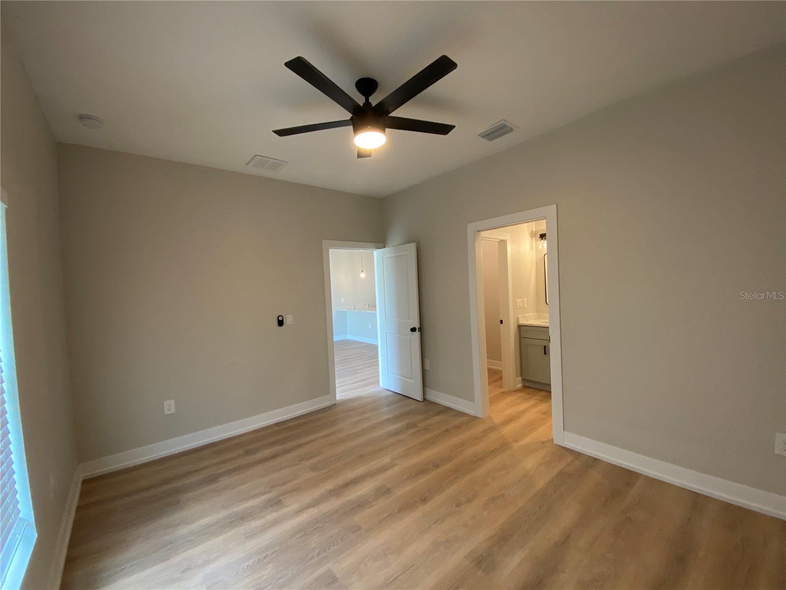 10524 Pendleton Ave Property Photo 13
