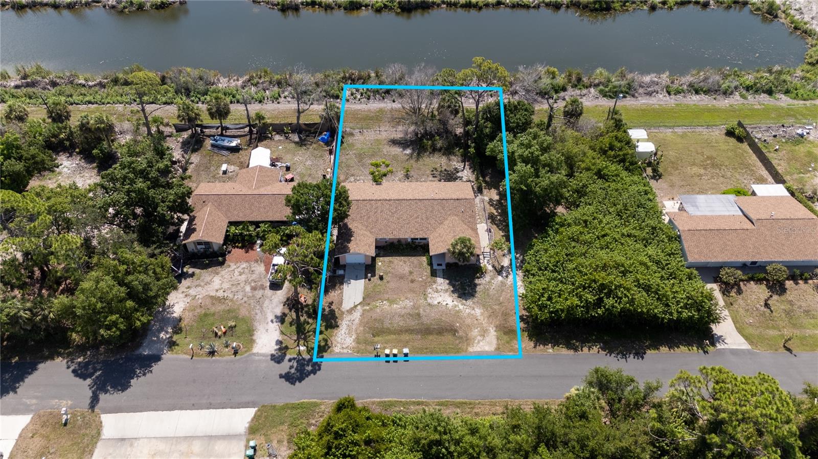 1825 Shadow Ln Property Photo 1