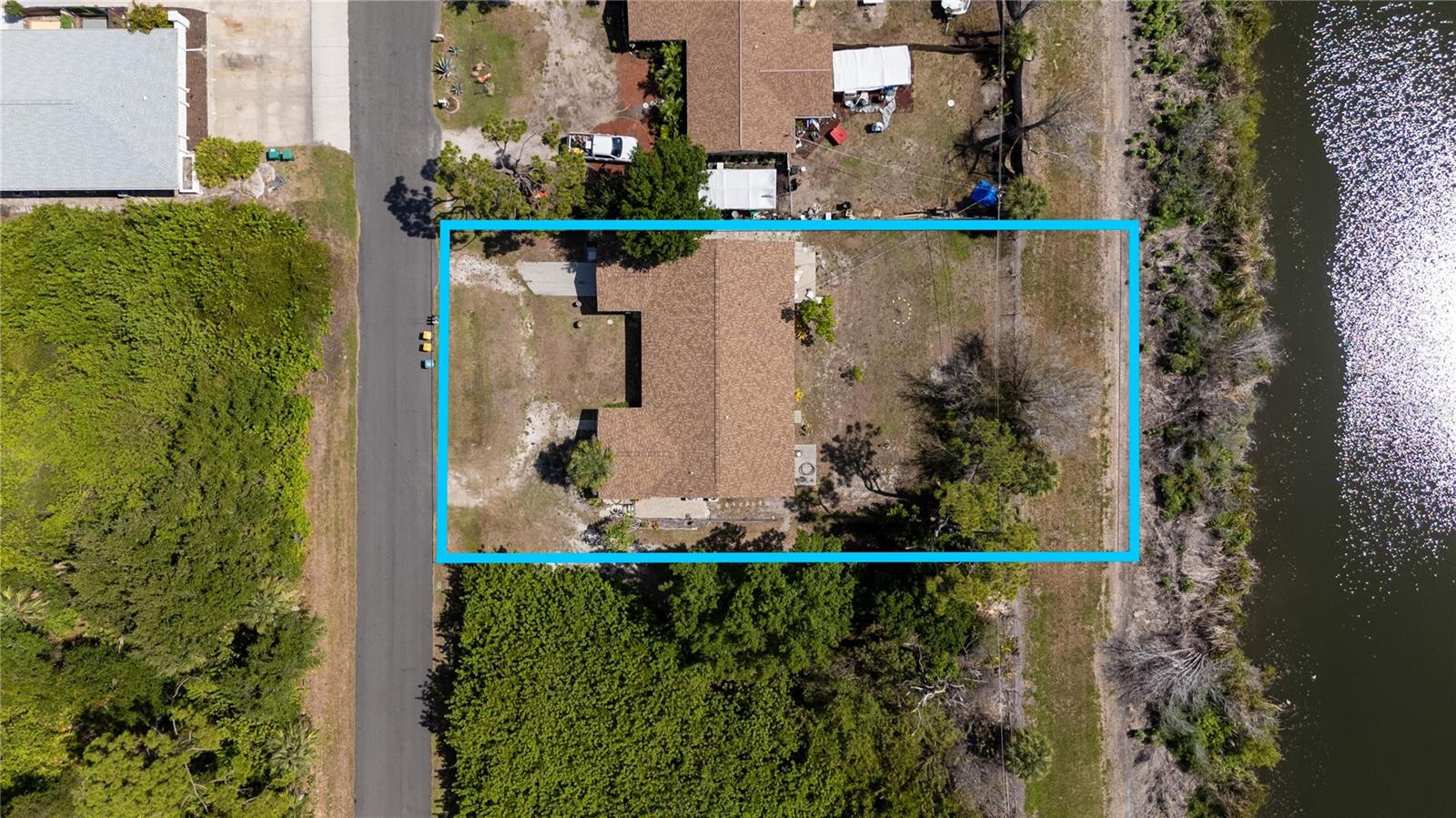 1825 Shadow Ln Property Photo 3