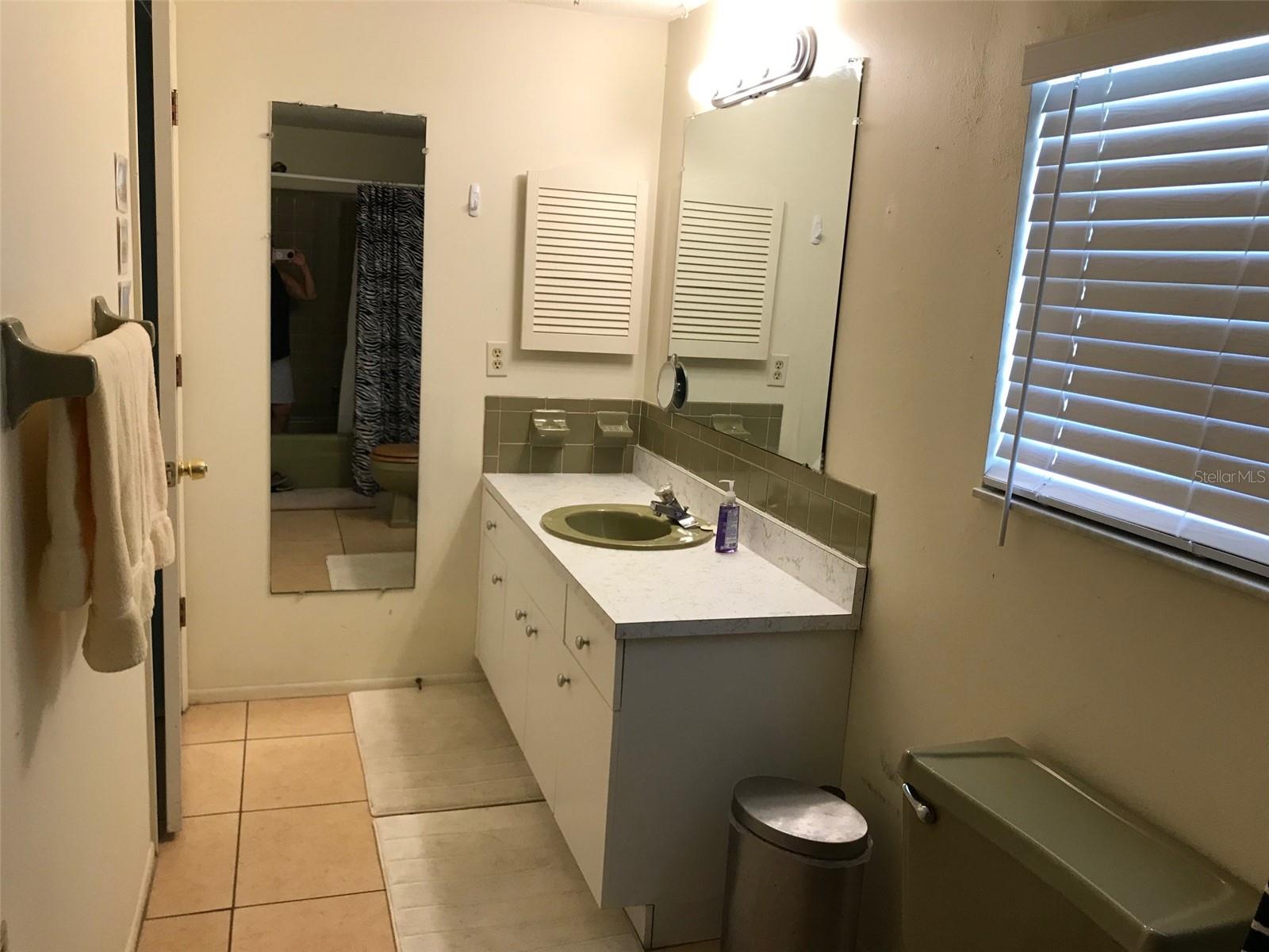 1825 Shadow Ln Property Photo 13