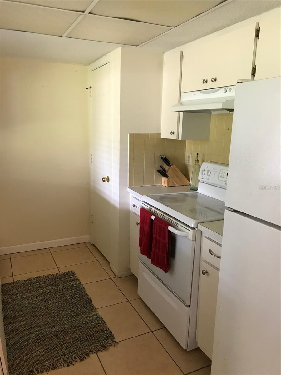 1825 Shadow Ln Property Photo 14