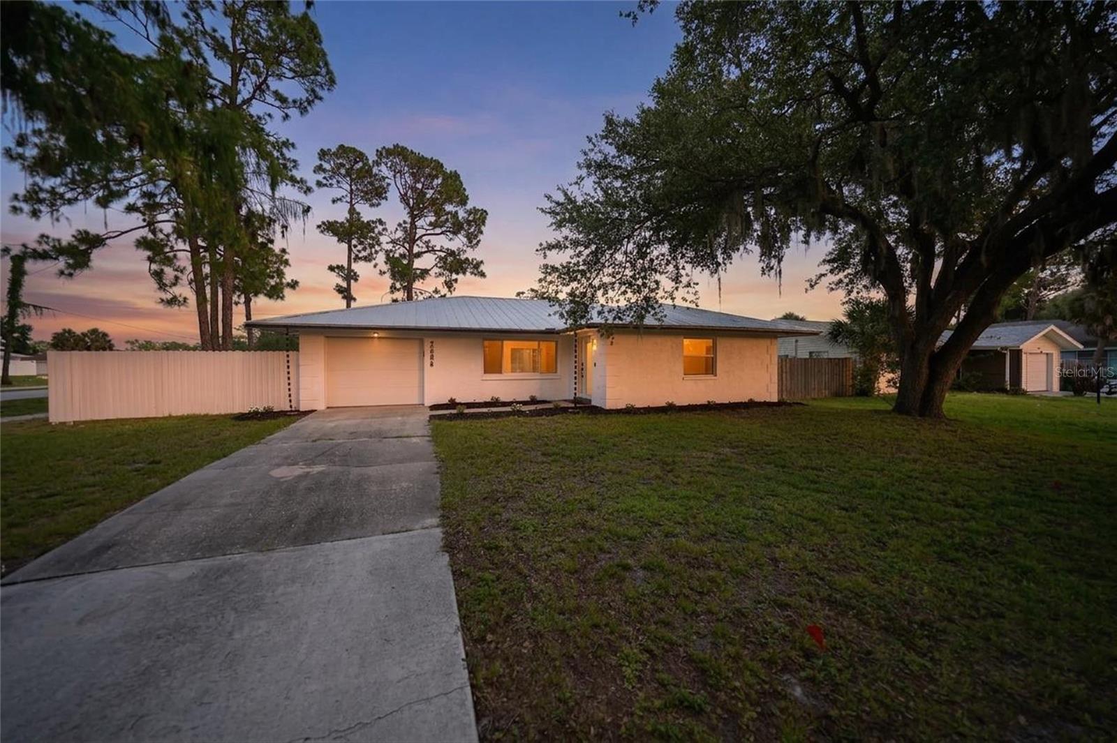 2506 Lakeshore Cir Property Photo 1