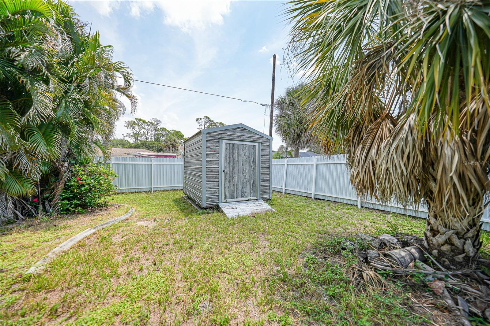 2506 Lakeshore Cir Property Photo 25