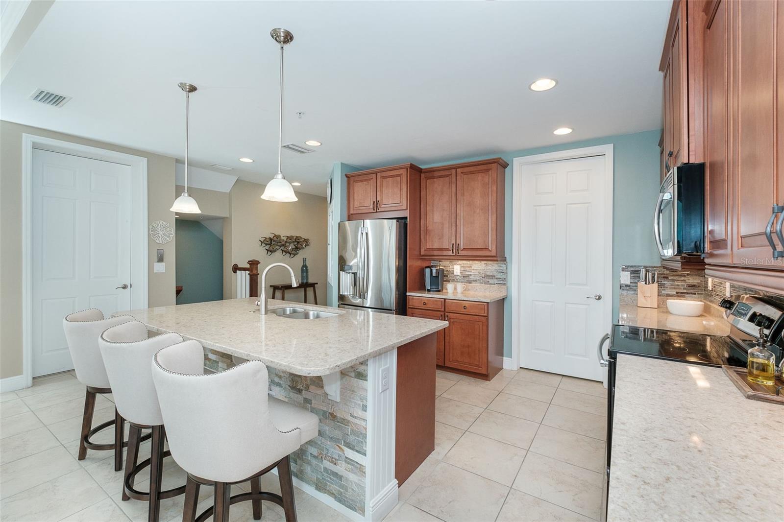 10330 Longshore Rd #51 Property Photo 11