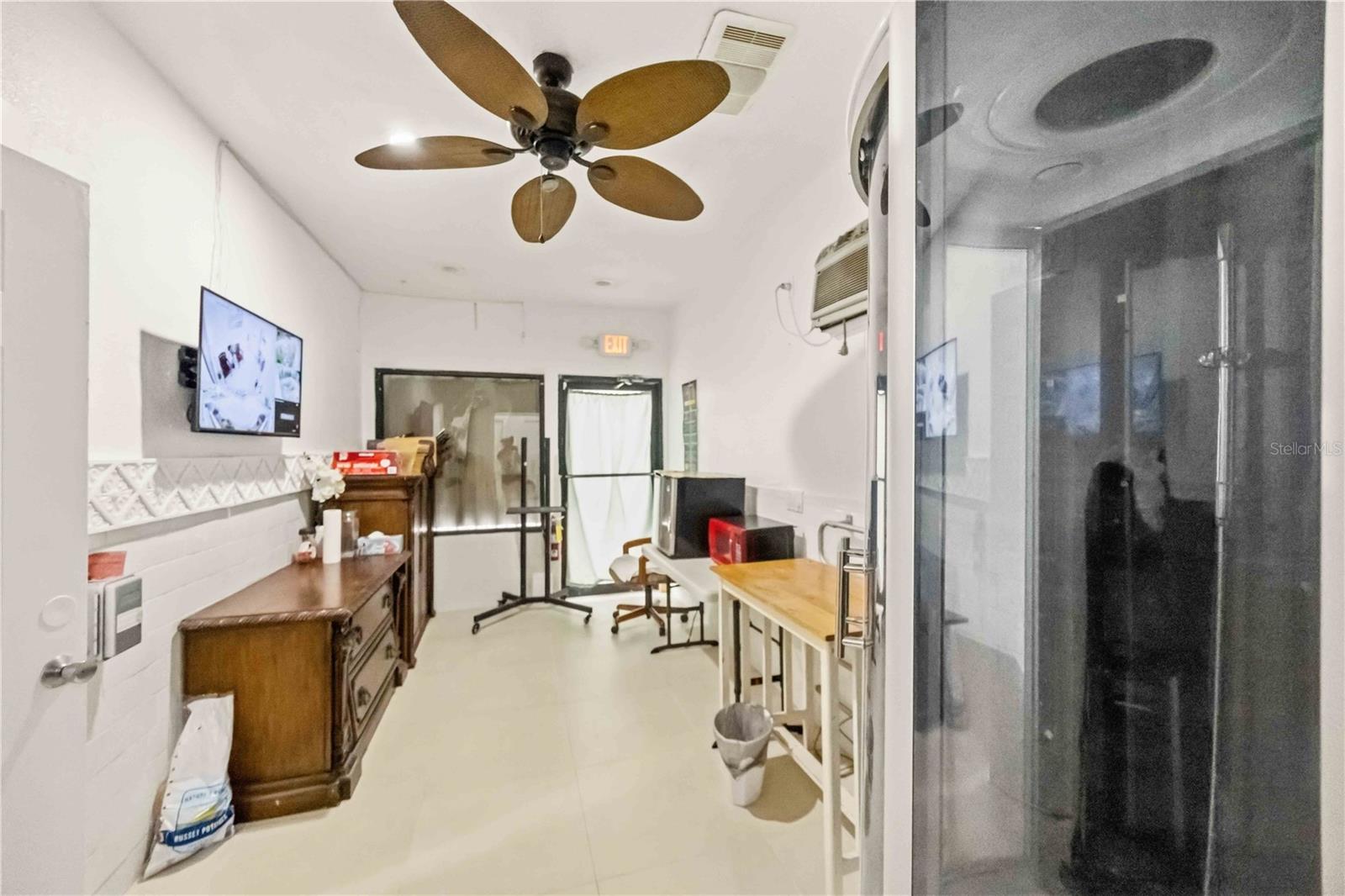 2081 Tamiami Trl Property Photo 3