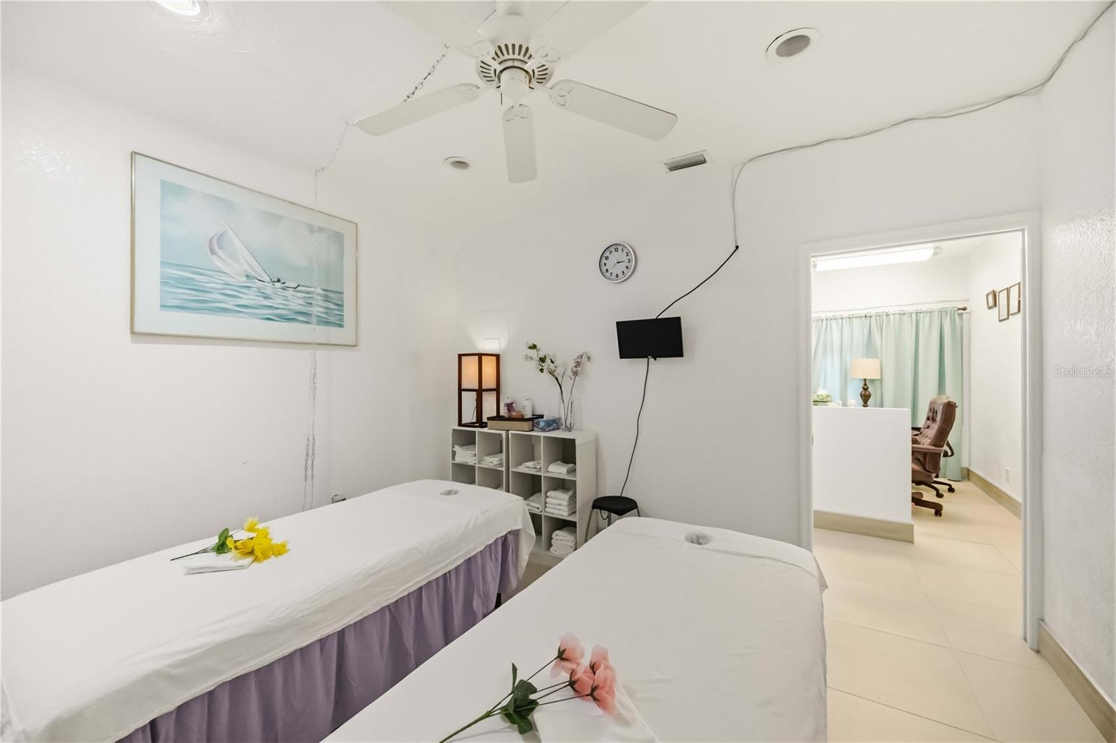 2081 Tamiami Trl Property Photo 6