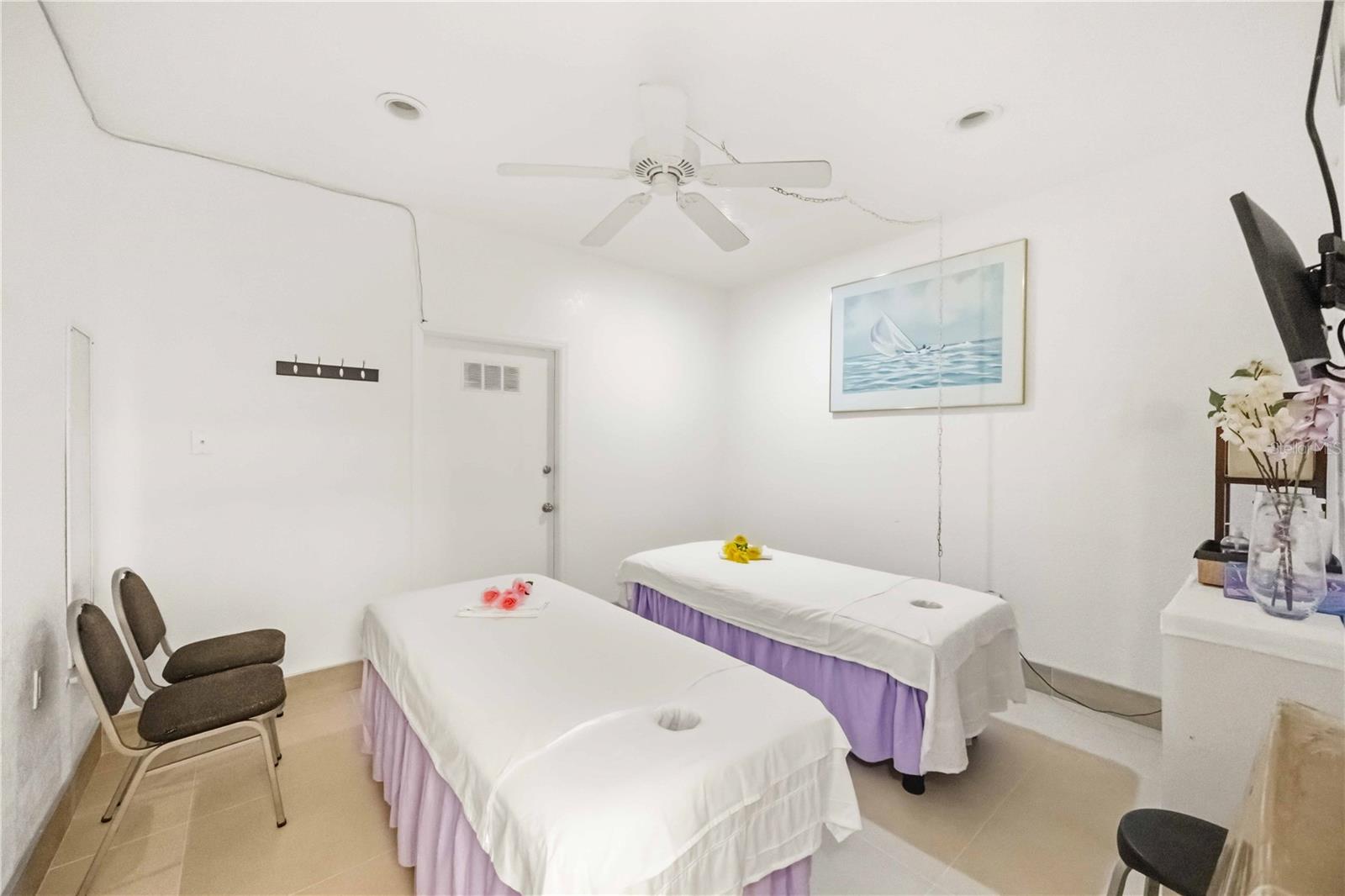 2081 Tamiami Trl Property Photo 10