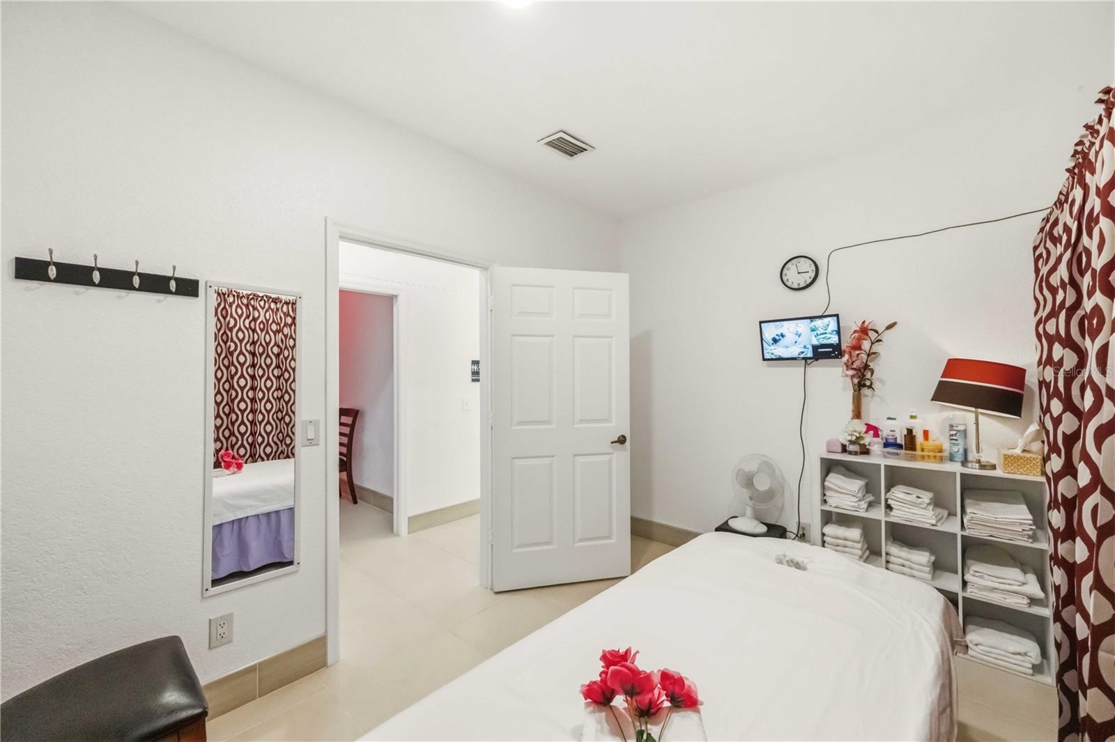 2081 Tamiami Trl Property Photo 13