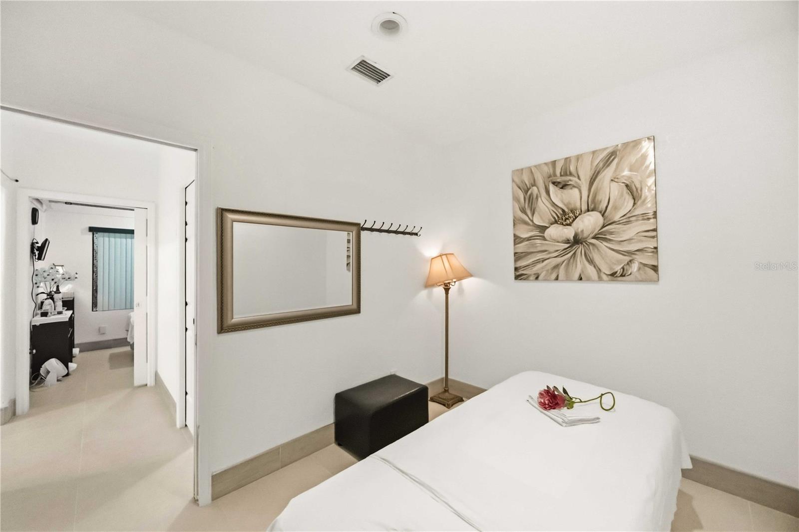 2081 Tamiami Trl Property Photo 17