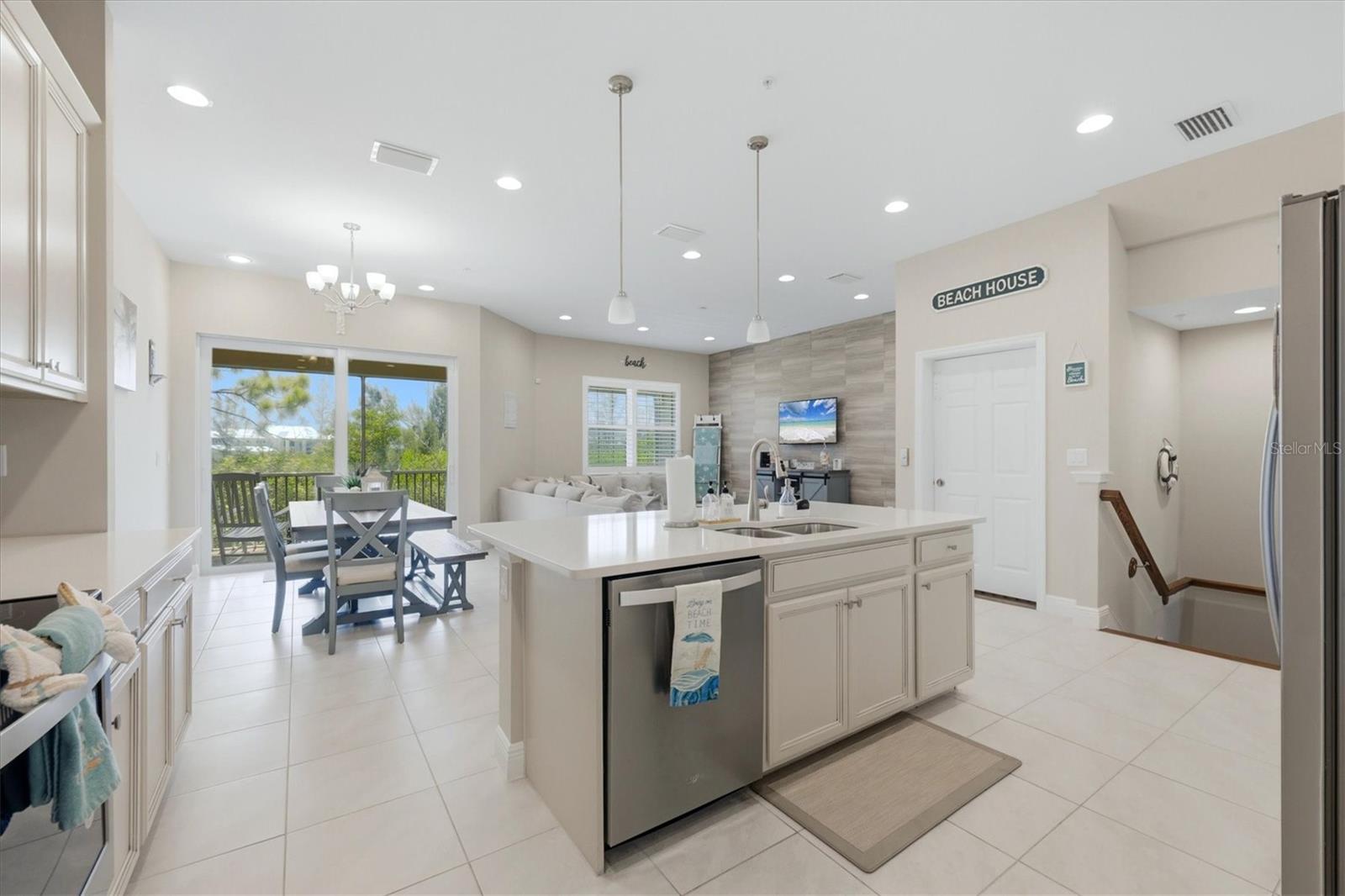 10425 Pilothouse Ct #131 Property Photo 13