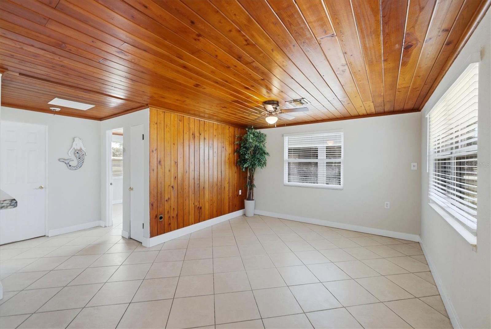 155 Magnolia Ave Property Photo 3