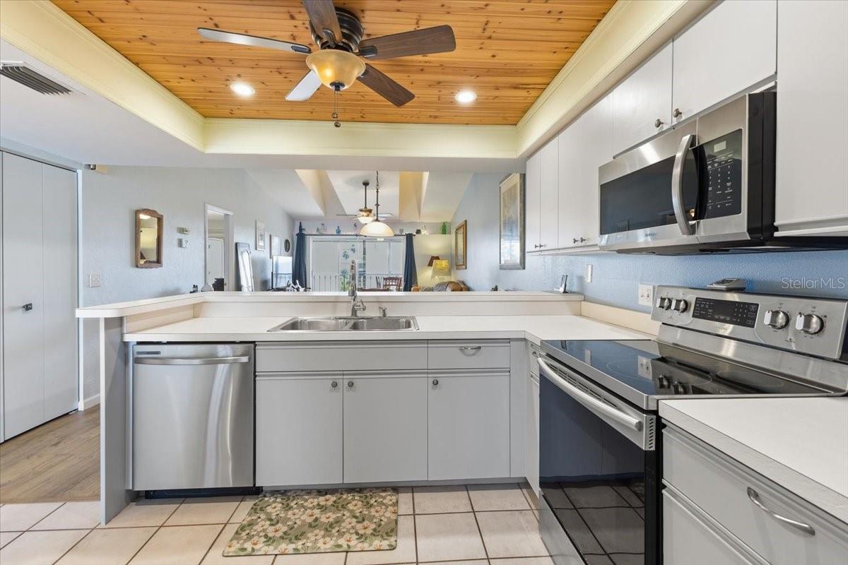 6800 Placida Rd #2014 Property Photo 9