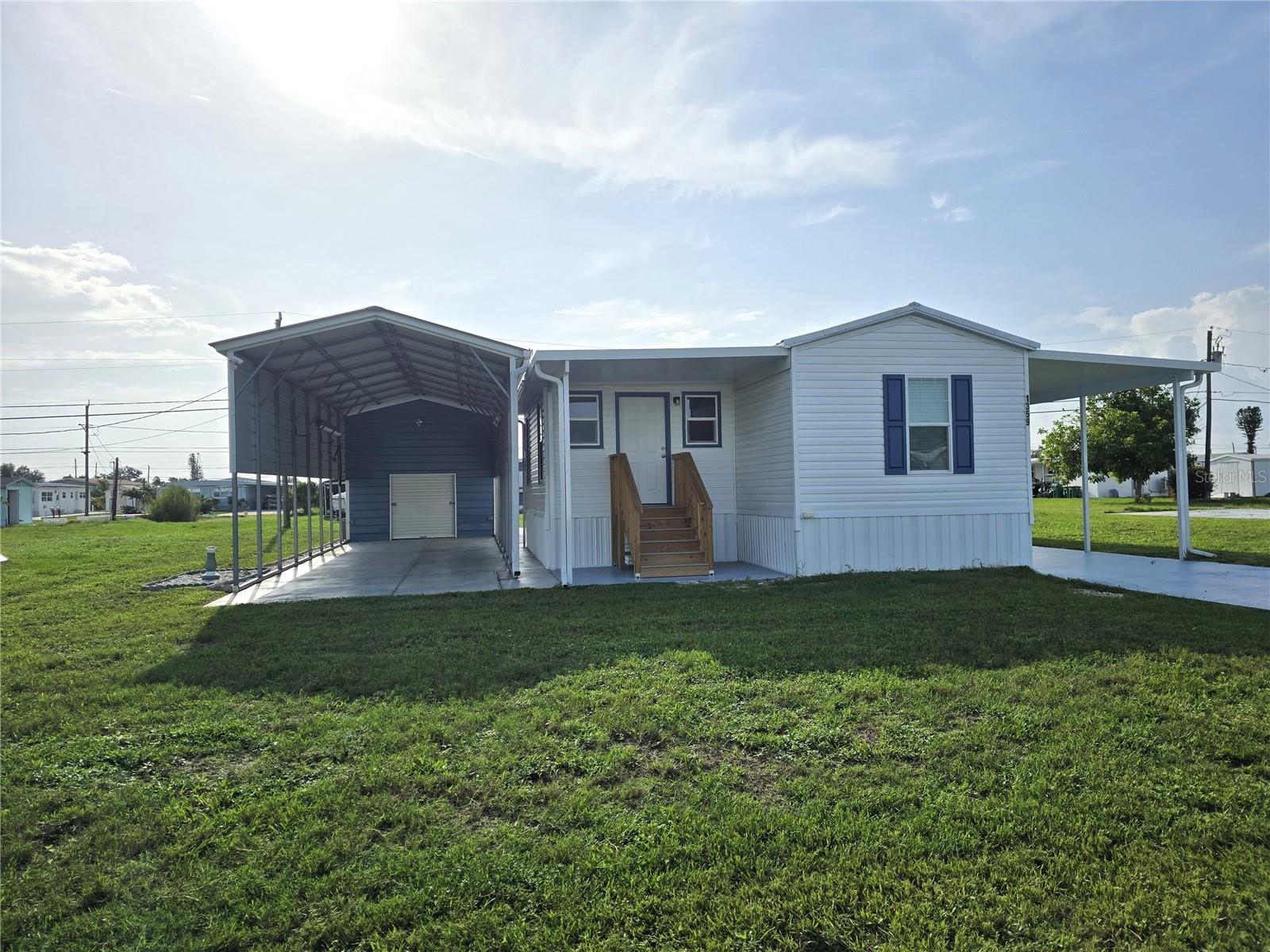 1359 Ibis Dr Property Photo 2