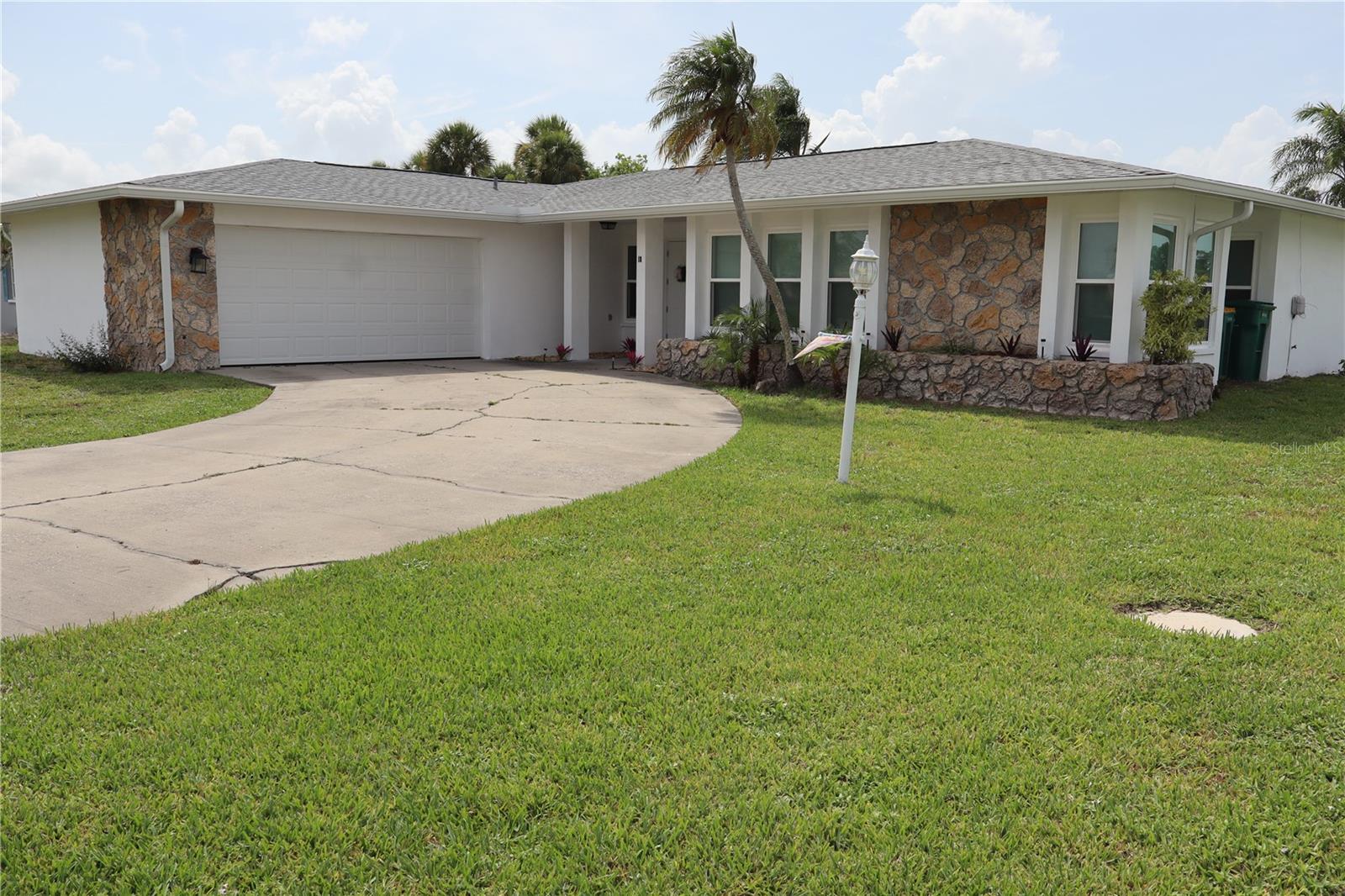 18 GOLFVIEW CT Property Photo 1
