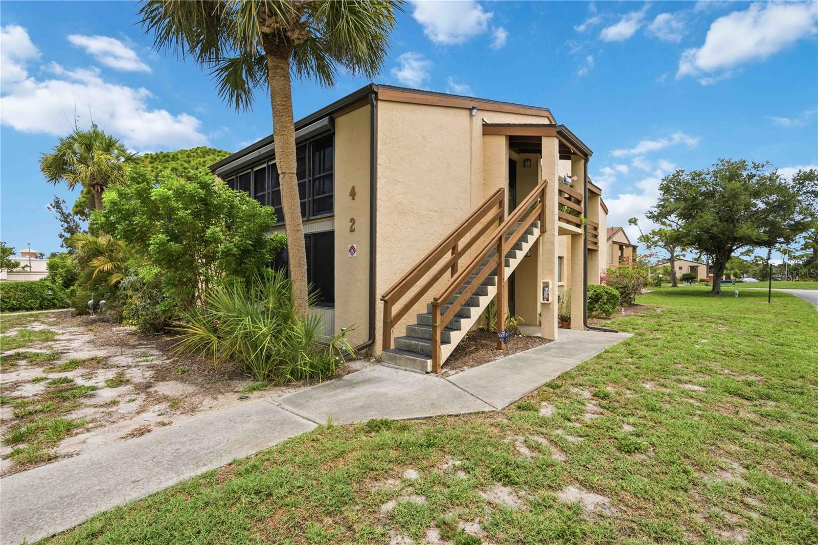18 Quails Run Blvd #18202 Property Photo 3
