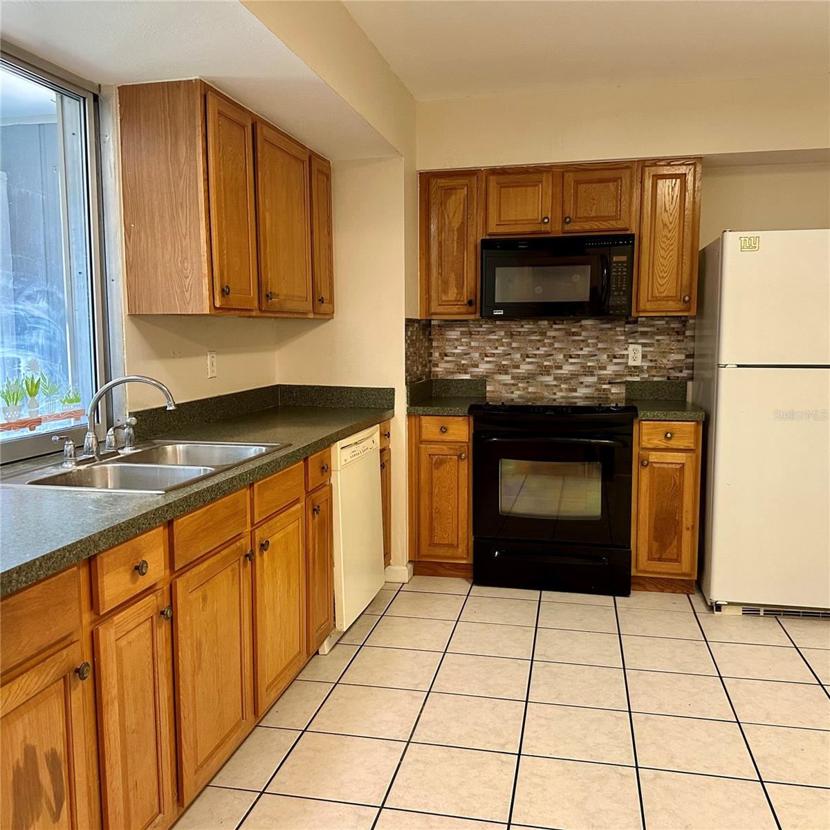 340 Peary Rd Property Photo 12