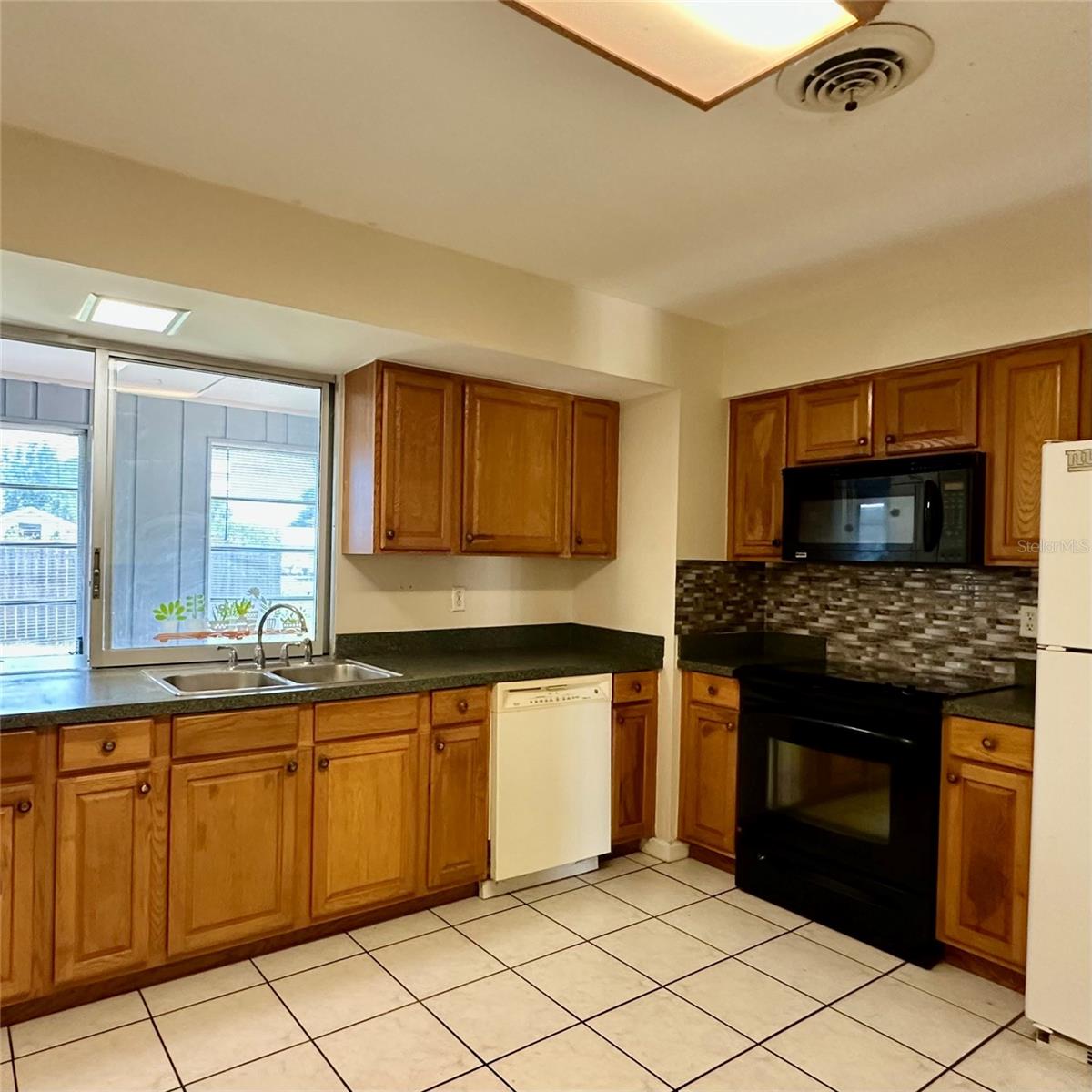 340 Peary Rd Property Photo 13