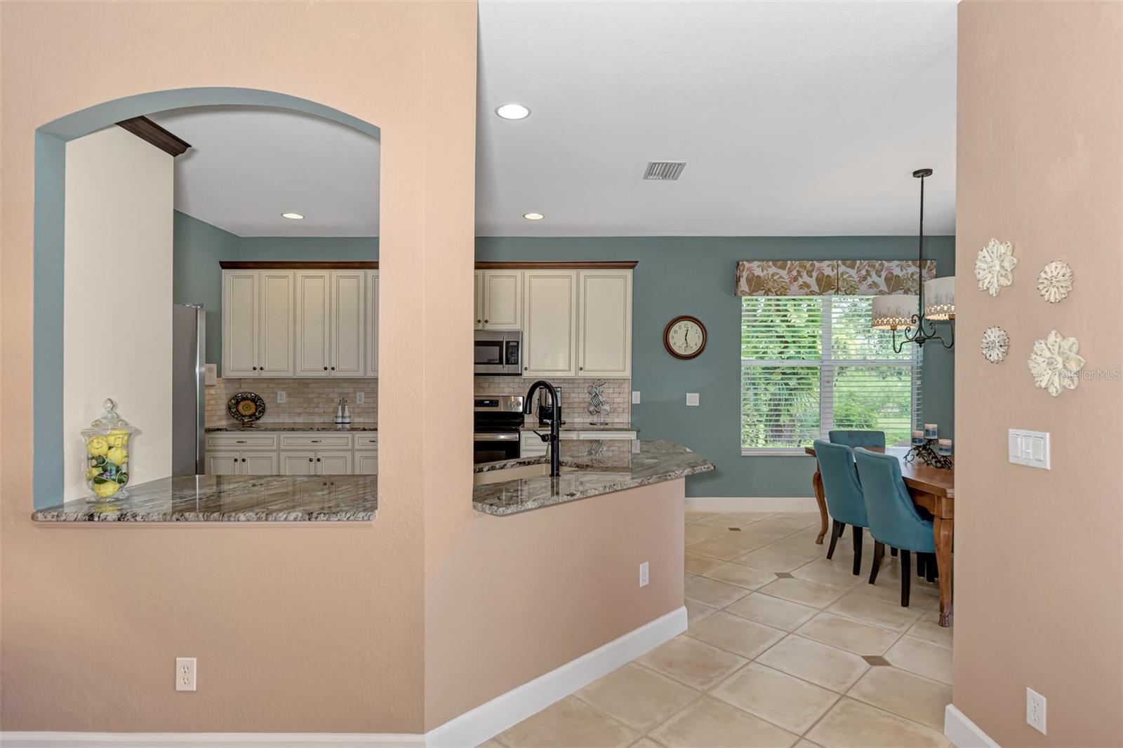 13392 Golf Pointe Dr Property Photo 10