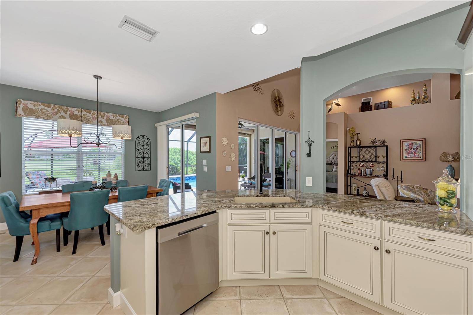 13392 Golf Pointe Dr Property Photo 15