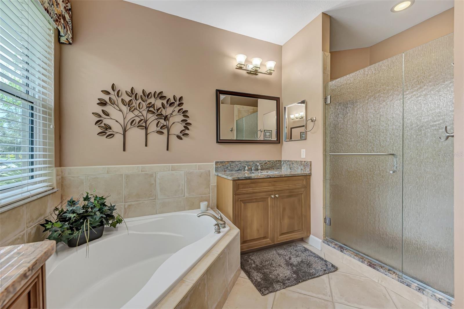 13392 Golf Pointe Dr Property Photo 24