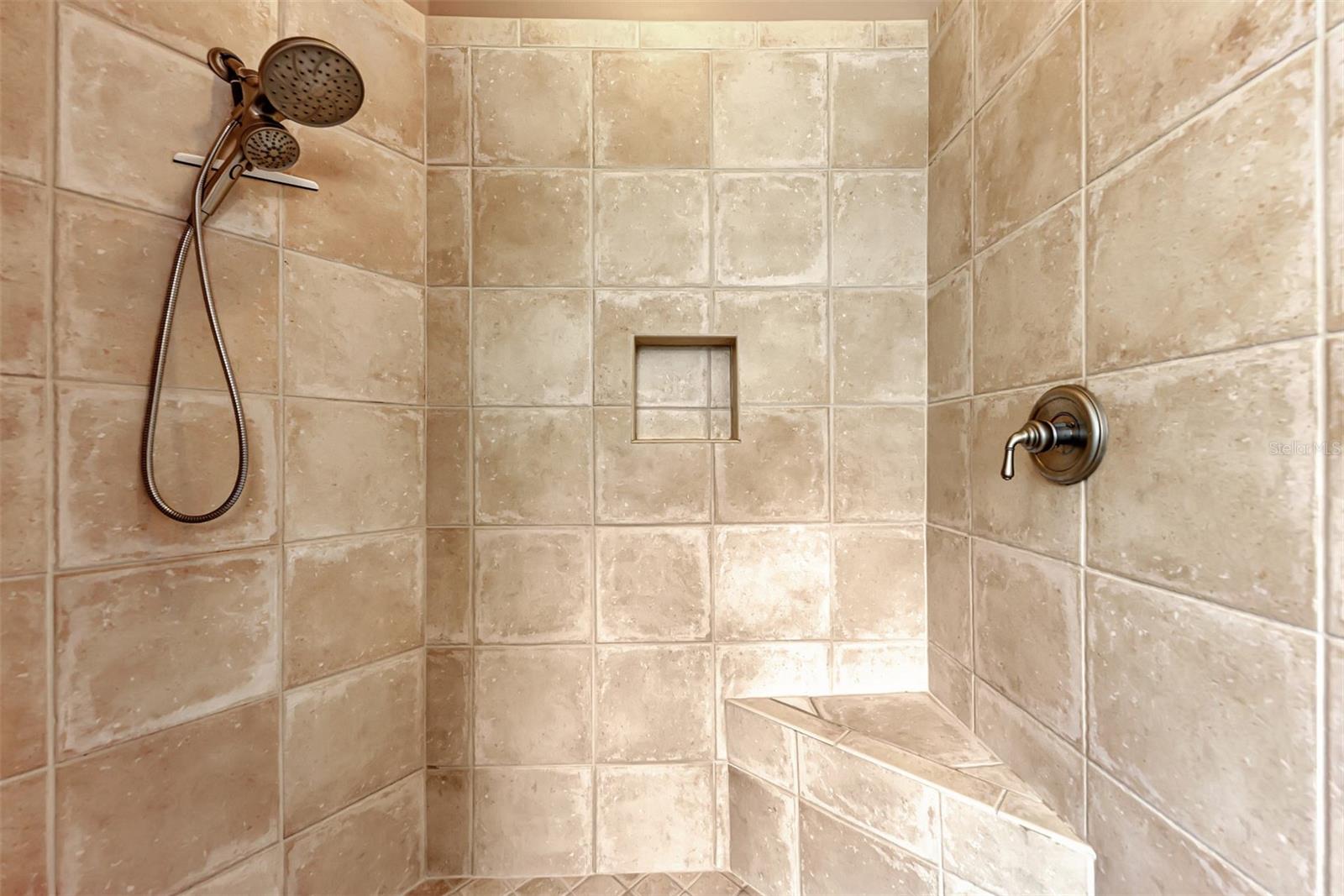 13392 Golf Pointe Dr Property Photo 25