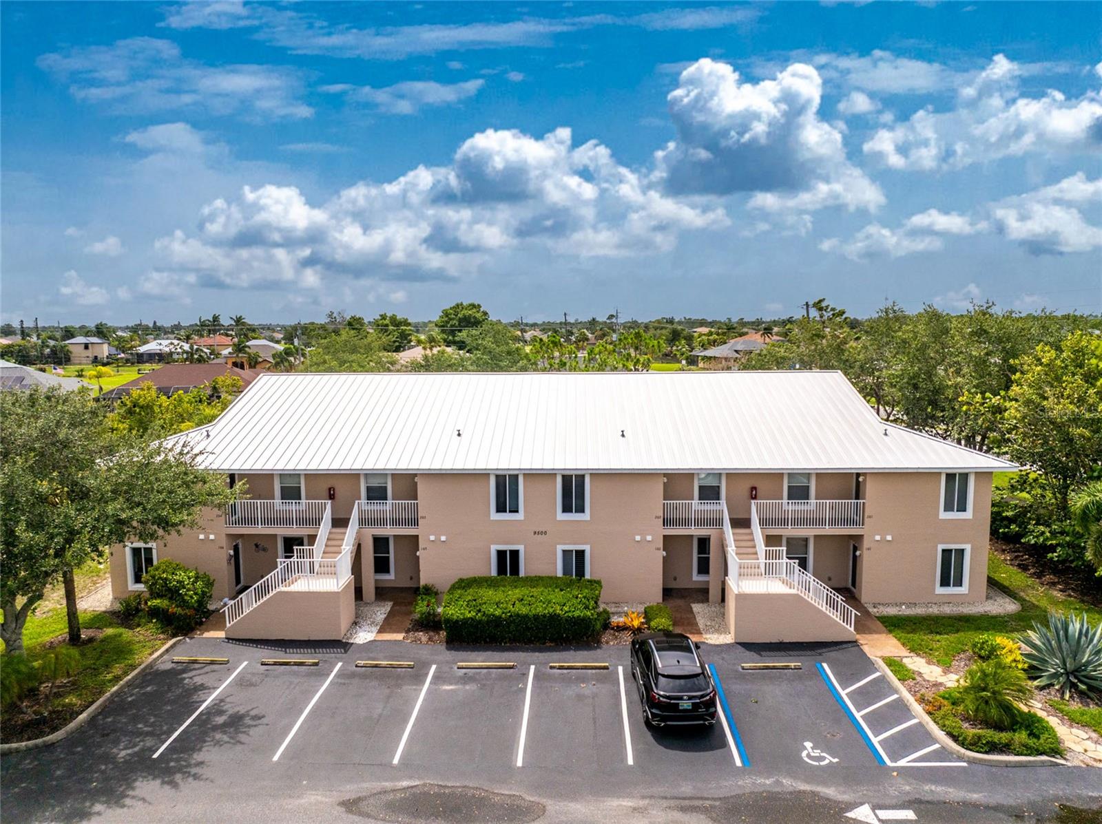 9500 Fiddlers Green Cir #101 Property Photo 4