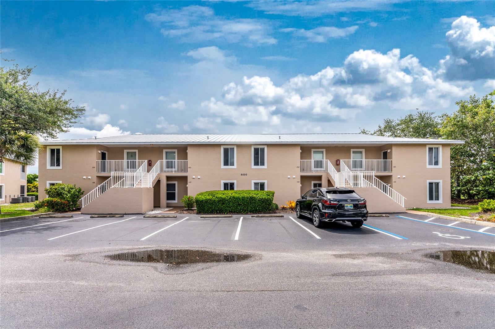 9500 Fiddlers Green Cir #101 Property Photo 34