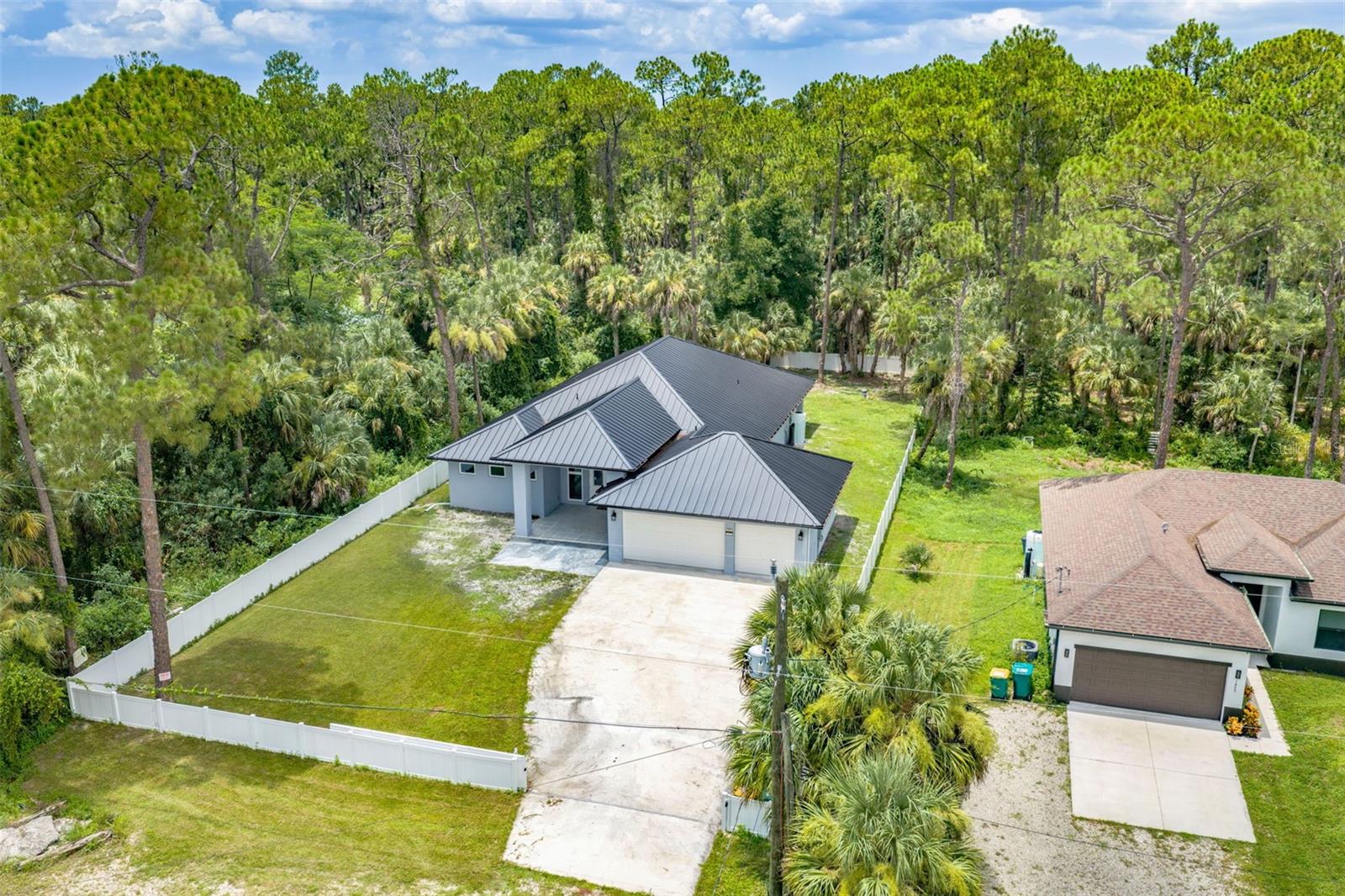 1853 DELLA DR Property Photo 1